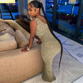 Robe sans manches à épaules amincissantes et coupe ajustée